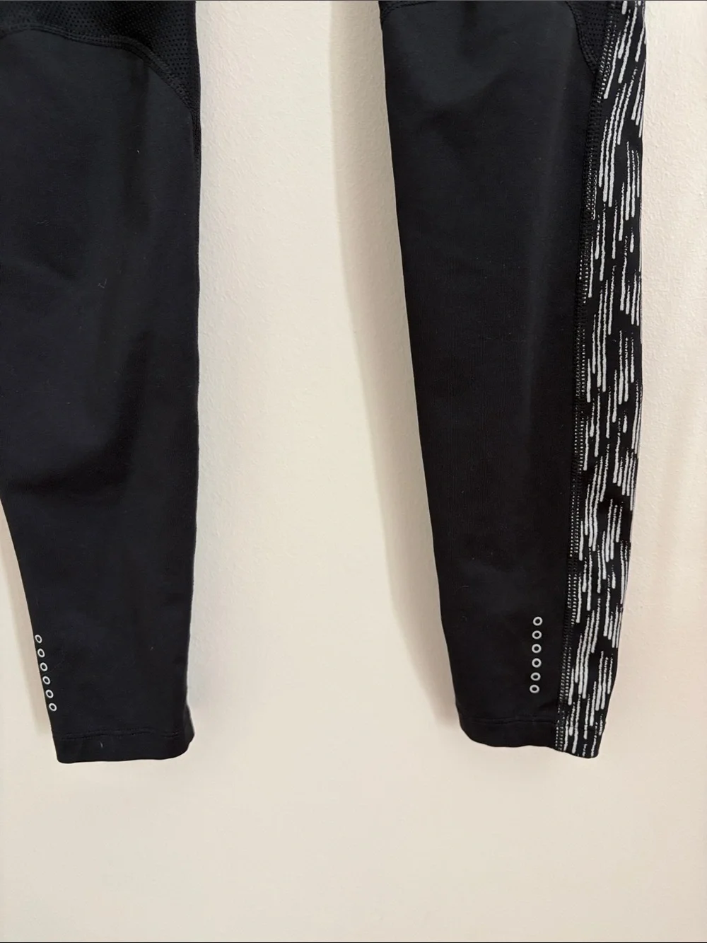 Nike Black Dri-Fit Performance Leggings with Patterned along Leg